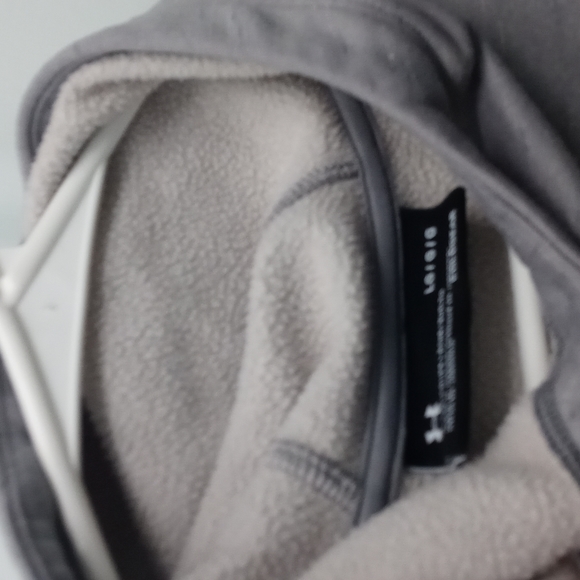 Under Armor - Picture 3 of 3